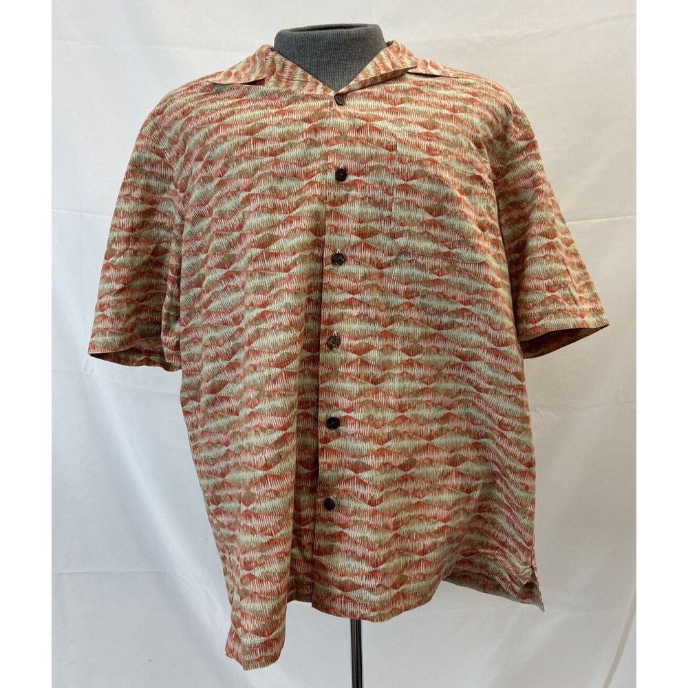 L.L. BEAN Tropics loop collar straight hem camp shirt Medium batik tiki 300229